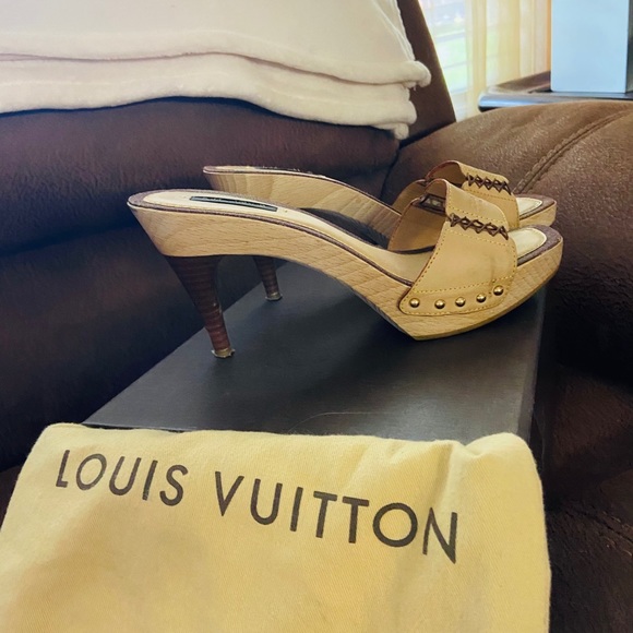 Authentic ! LV tan & brown leather heels🤩 - Picture 5 of 6